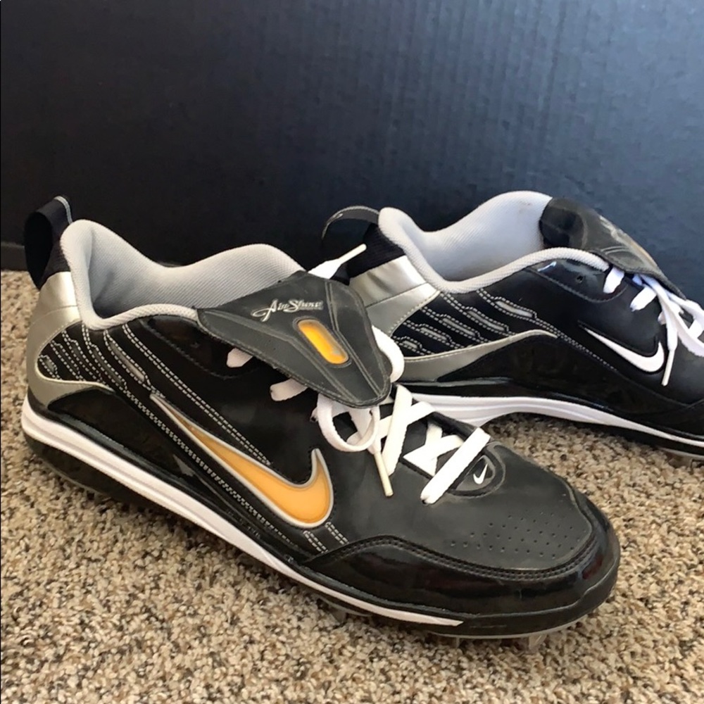 Elite Airshow MVP baseball spikes